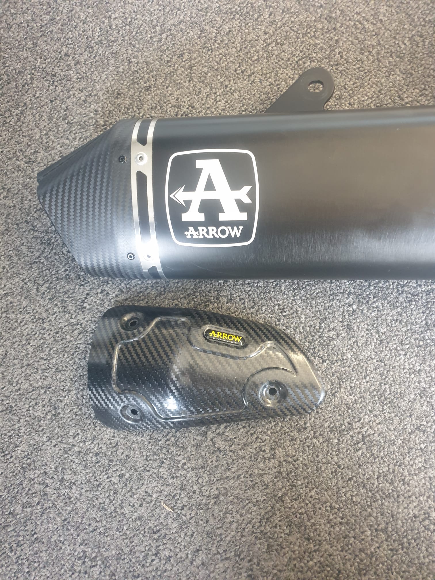 ARROW VELOCE DARK RACING Slip-On mit Hitzeschild für Triumph Tiger 900 Modelljahr 2020- 
