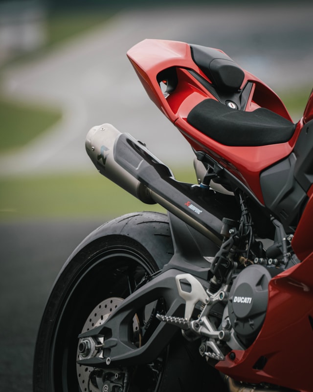 Akrapovic Evolution Line (Titanium) Auspuffanlage für Ducati Panigale V2, Streetfighter V2, 2025-