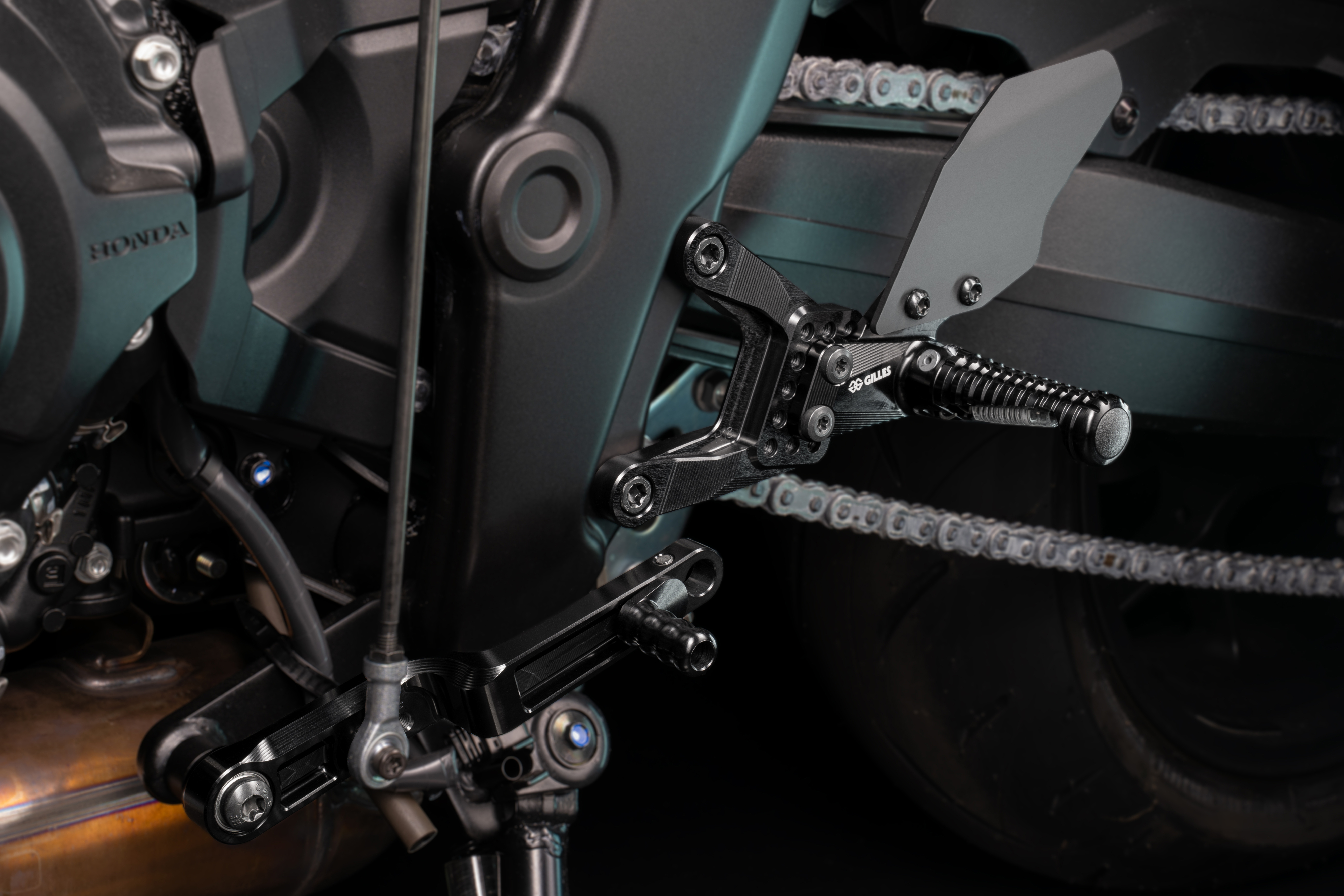 GILLES AS31GT3 Fußrastenanlage schwarz für Honda CB 1000 Hornet , 2025-
