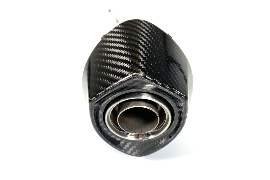 ARROW Auspuff X-KONE für Yamaha MT09 / Tracer 900 2013-, Aluminium schwarz mit Edelstahl Endkappe (Nur mit ARROW Krümmer)