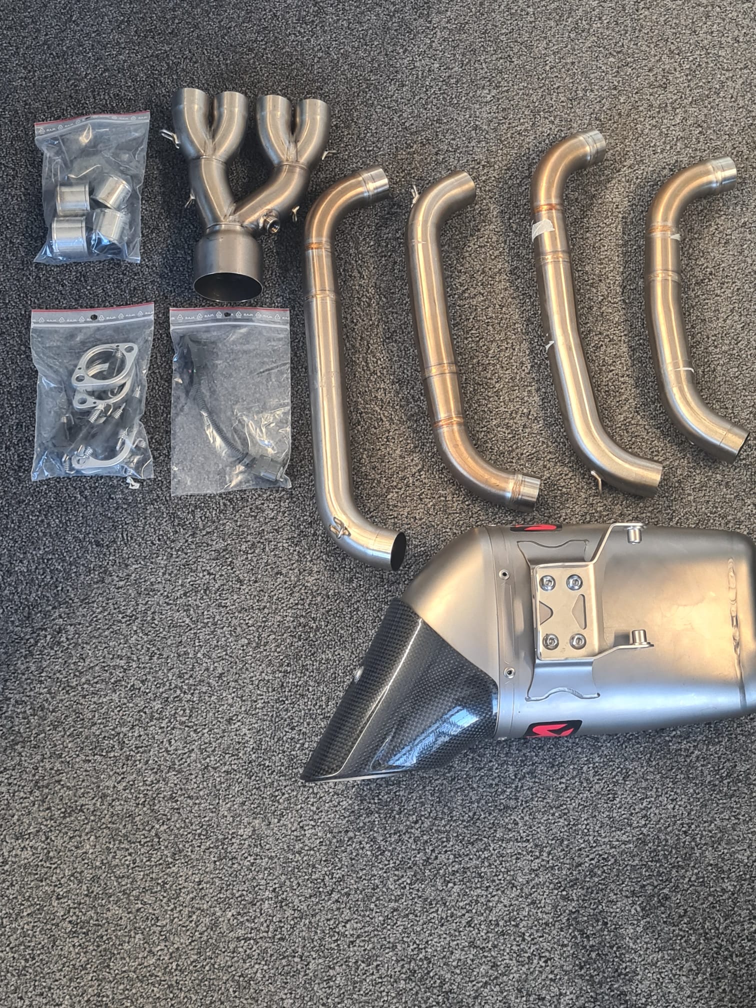Akrapovic Racing Line (Titanium) Auspuffanlage für Honda CB(R)650F 2014-2016 / CB(R)650F 2017-2018 /  CB(R)650R 2019-2020