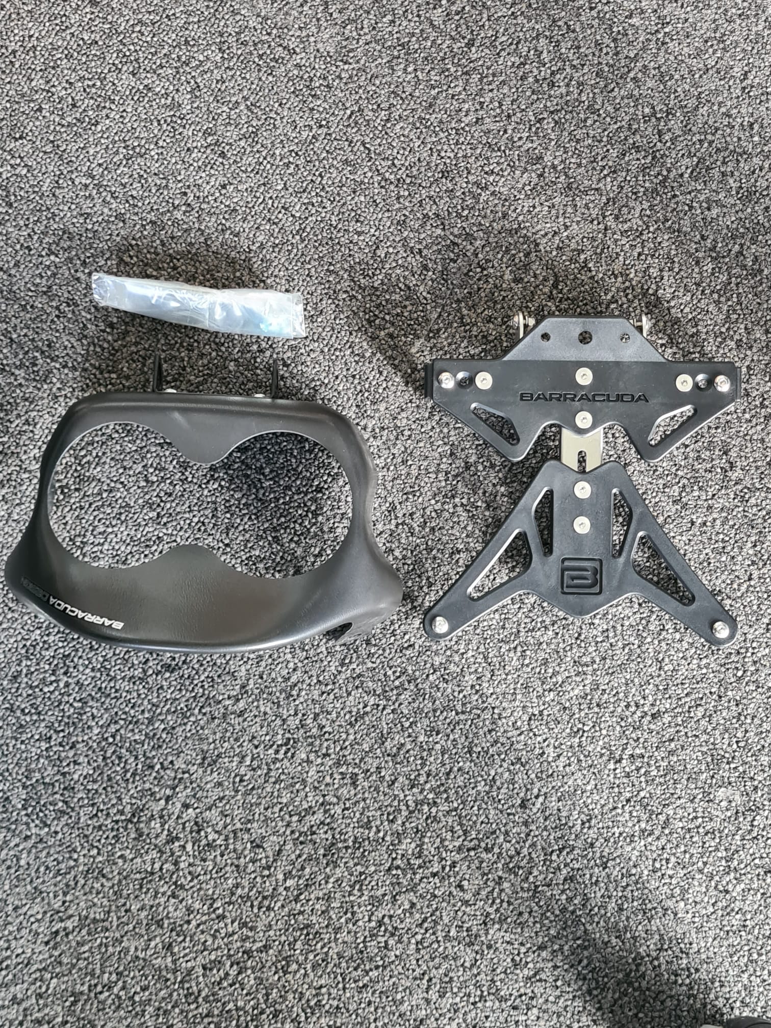 Barracuda Kennzeichenhalter für Suzuki GSR 600