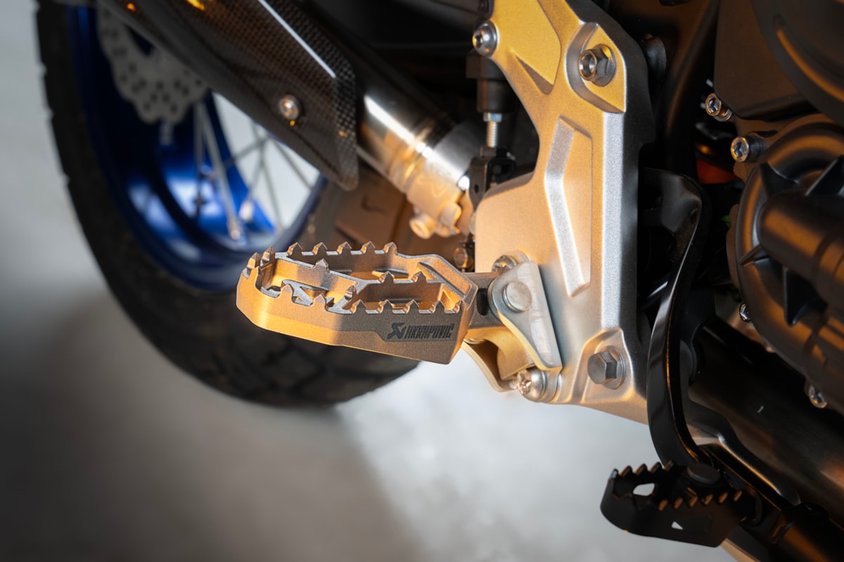 Akrapovic Adenture Fußrasten Titan für Yamaha Ténéré 700, 2019-