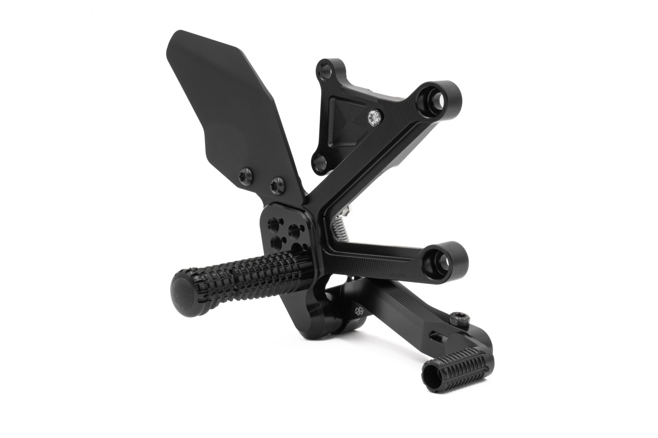 GILLES FXR2 Fußrastenanlage schwarz für Kawasaki ZX-4R 2023- 