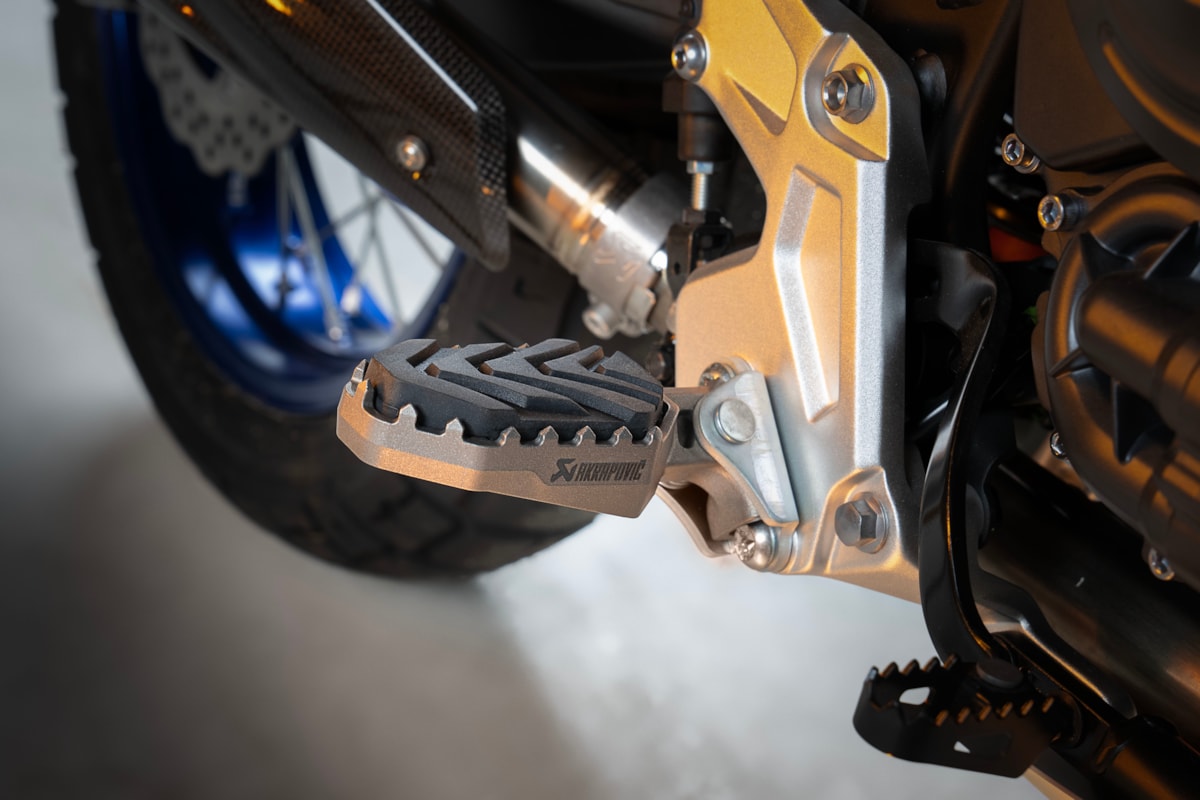 Akrapovic Adenture Fußrasten Titan für Yamaha Ténéré 700, 2019-