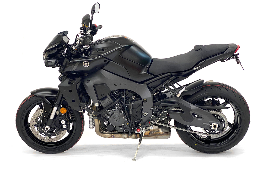 >TRACK< Fußrastenanlage schwarz Yamaha MT10 2016- ABE