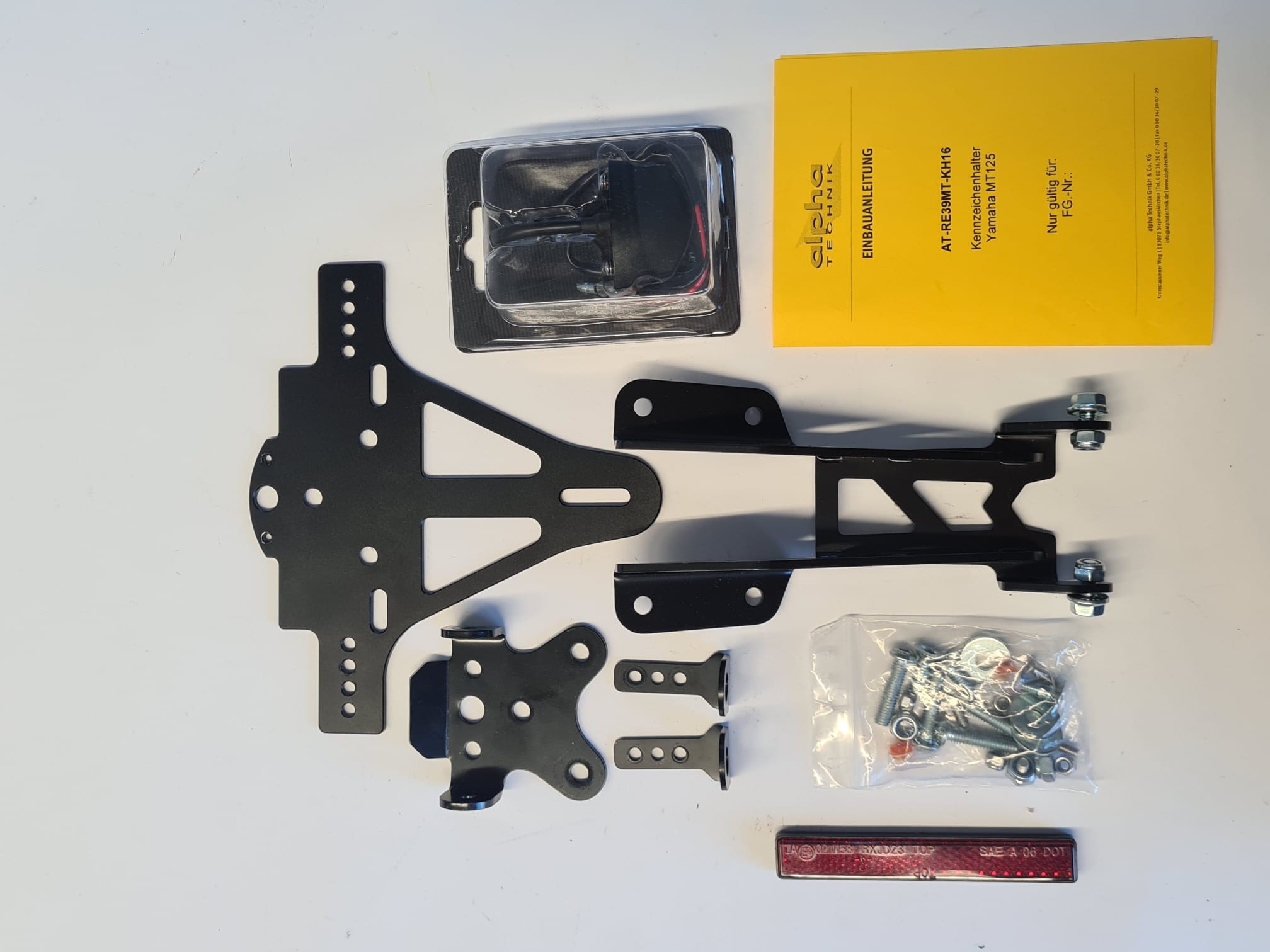 alpha Technik Kennzeichenhalter Edelstahl schwarz für Yamaha MT125 ab 2020-