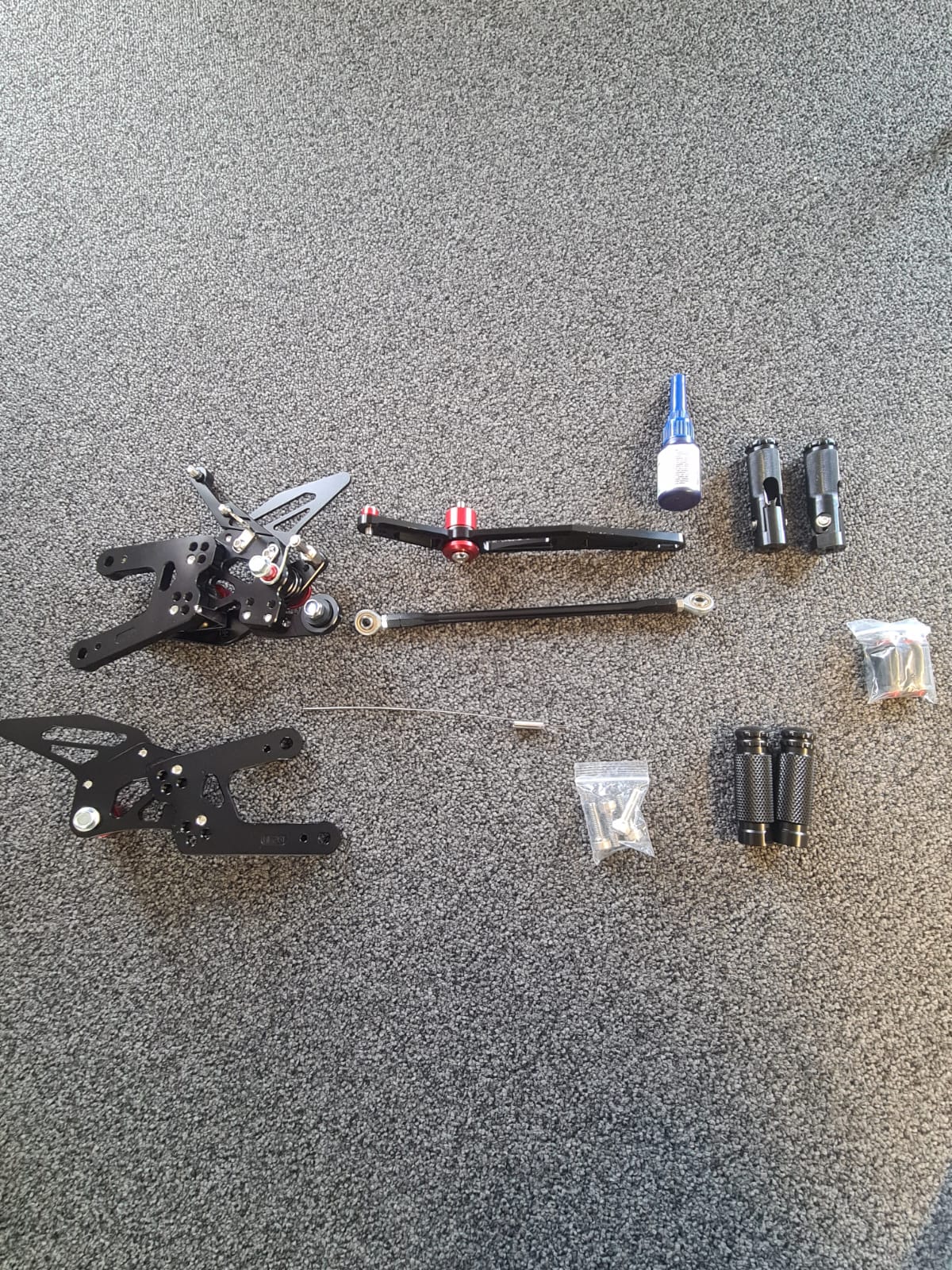 >TRACK< Fußrastenanlage schwarz Yamaha YZF-R6 RJ15 2006-16 ABE