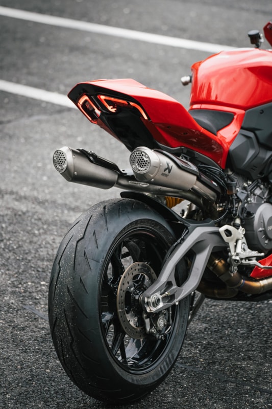 Akrapovic Evolution Line (Titanium) Auspuffanlage für Ducati Panigale V2, Streetfighter V2, 2025-