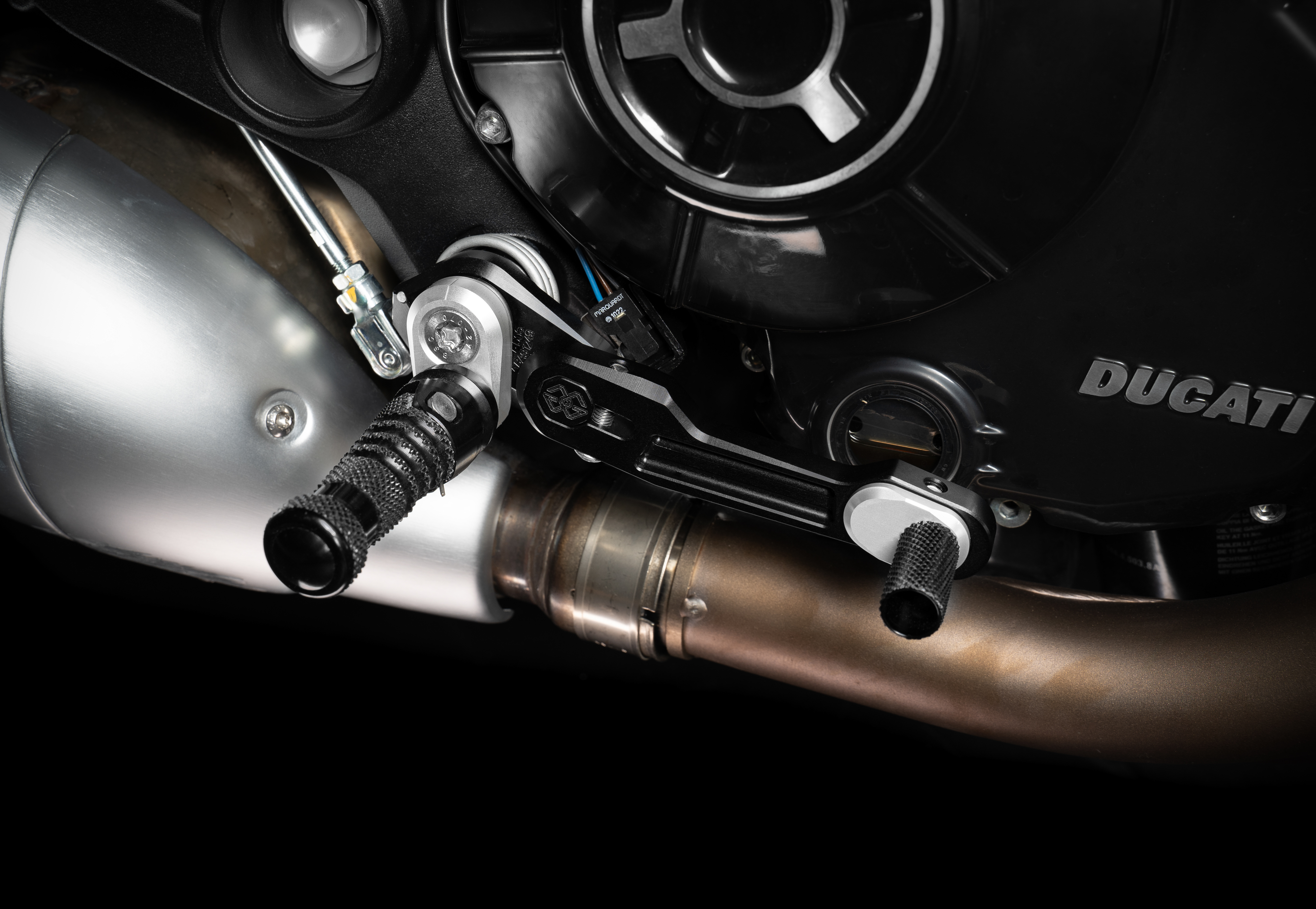Gilles Tooling Fußrastenanlage RCT10GT D05 Für Ducati Scrambler 800 / 1100, 2014-