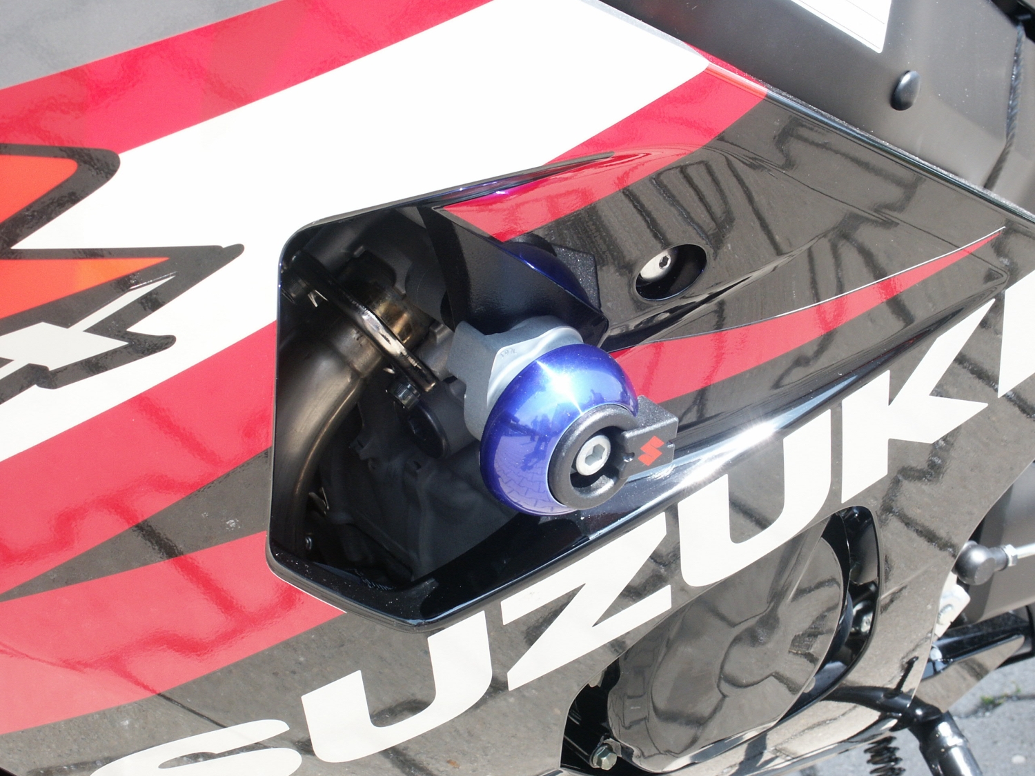 LSL Crash Pad Anbaukit für Suzuki GSX-R600/ GSX-R750,  2004-2005, mit Adapter