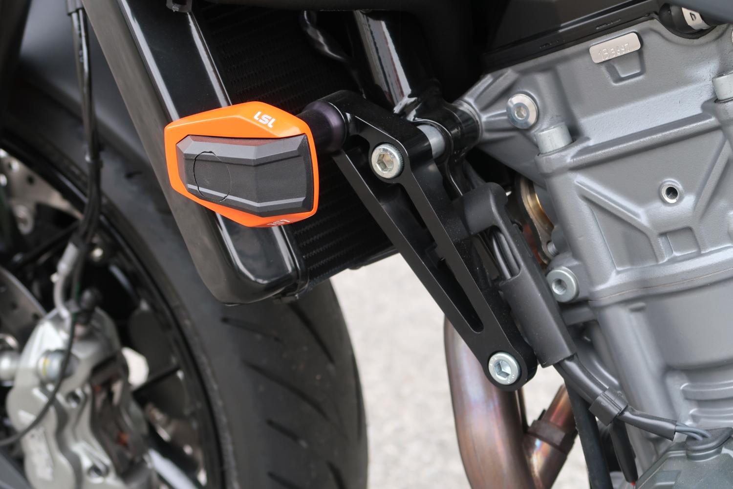 LSL Crash Pad Befestigungskit für KTM Duke 790, schwarz