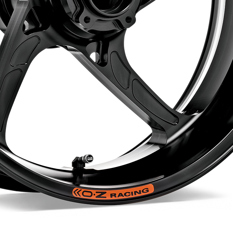 OZ Piega Aluminium Satz schwarz glänzend für Triumph Daytona 675(R), 2013-2017 und Street Triple 675, 2013-2016 und Street Triple 765 (R/S/RS), 2017-2020