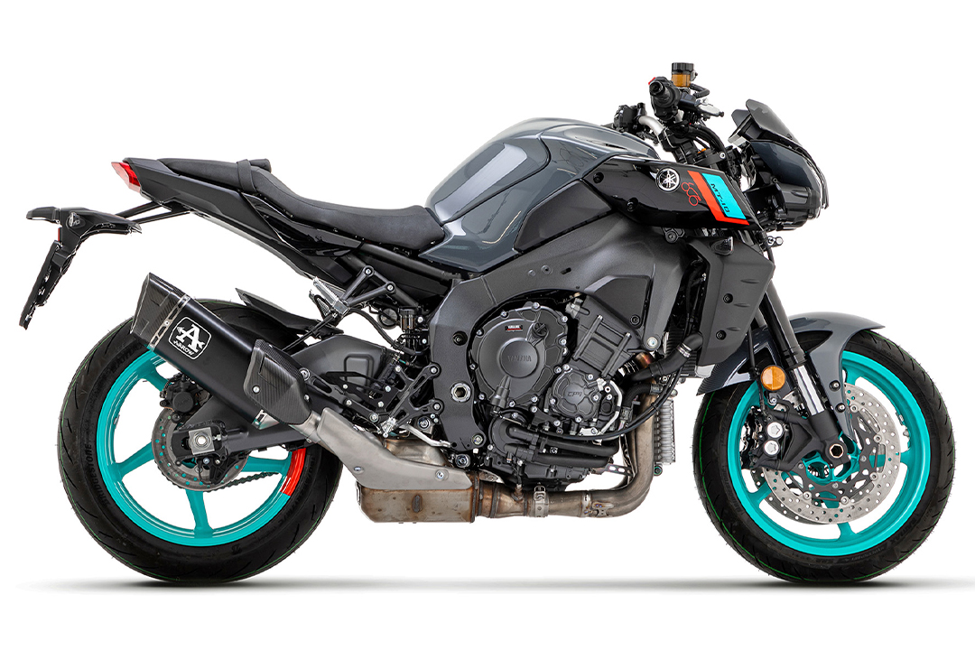 ARROW PISTA DARK Slip-On Titan für Yamaha MT-10 Modelljahr 2022-