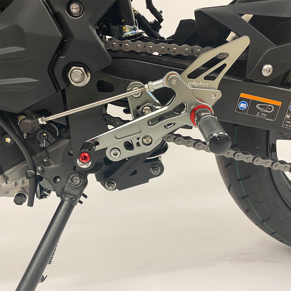 >TRACK< Fußrastenanlage schwarz Kawasaki Ninja 400 ab 2018 / Z400 ab 2019 ABE 