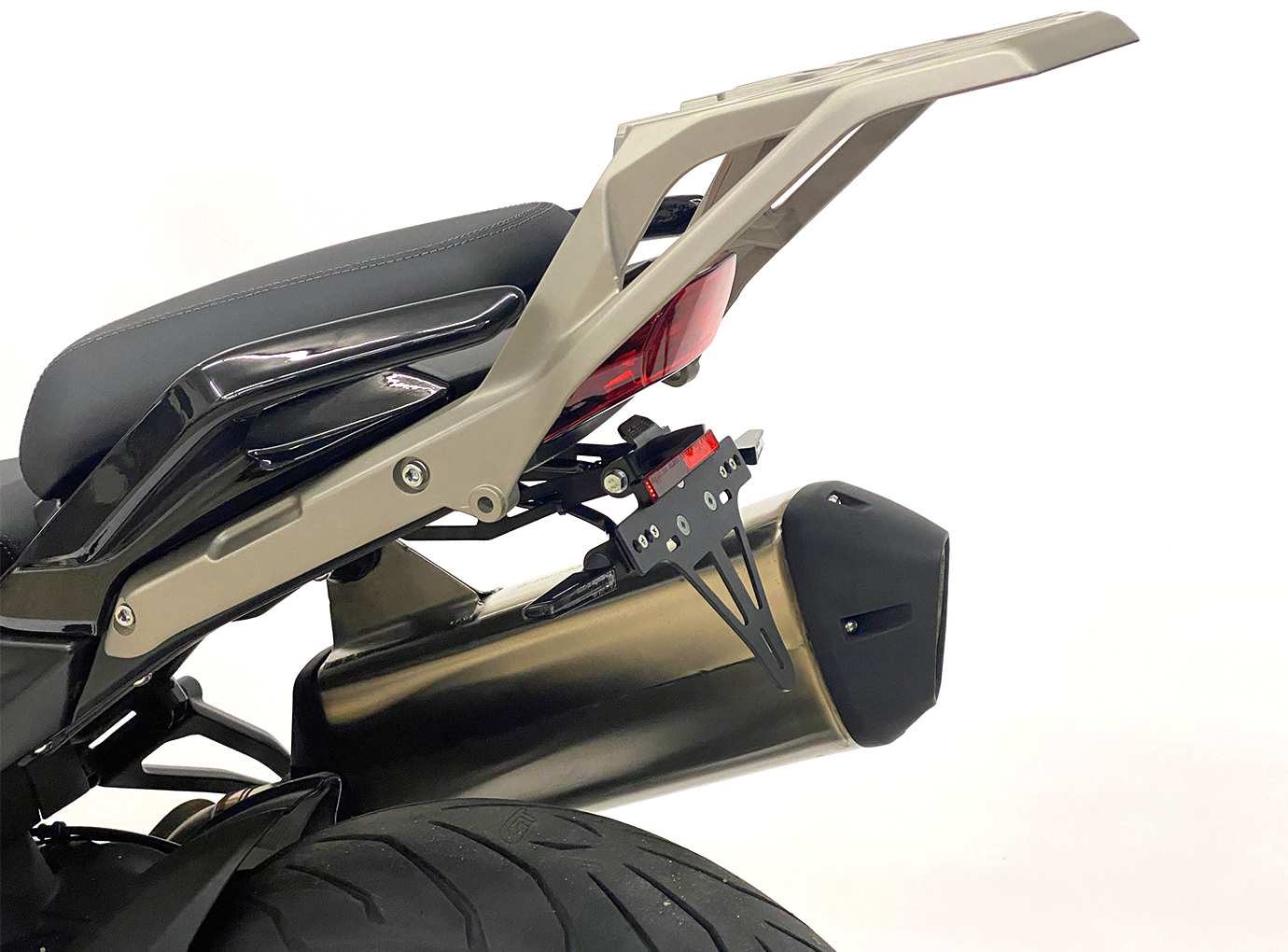 alpha Technik Kennzeichenhalter Edelstahl schwarz für Benelli TRK 702 / TRK 702X ab 2023-