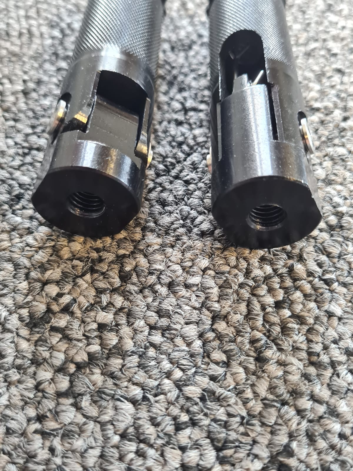 >TRACK< Fußrastenanlage schwarz Yamaha YZF-R6 RJ15 2006-16 ABE