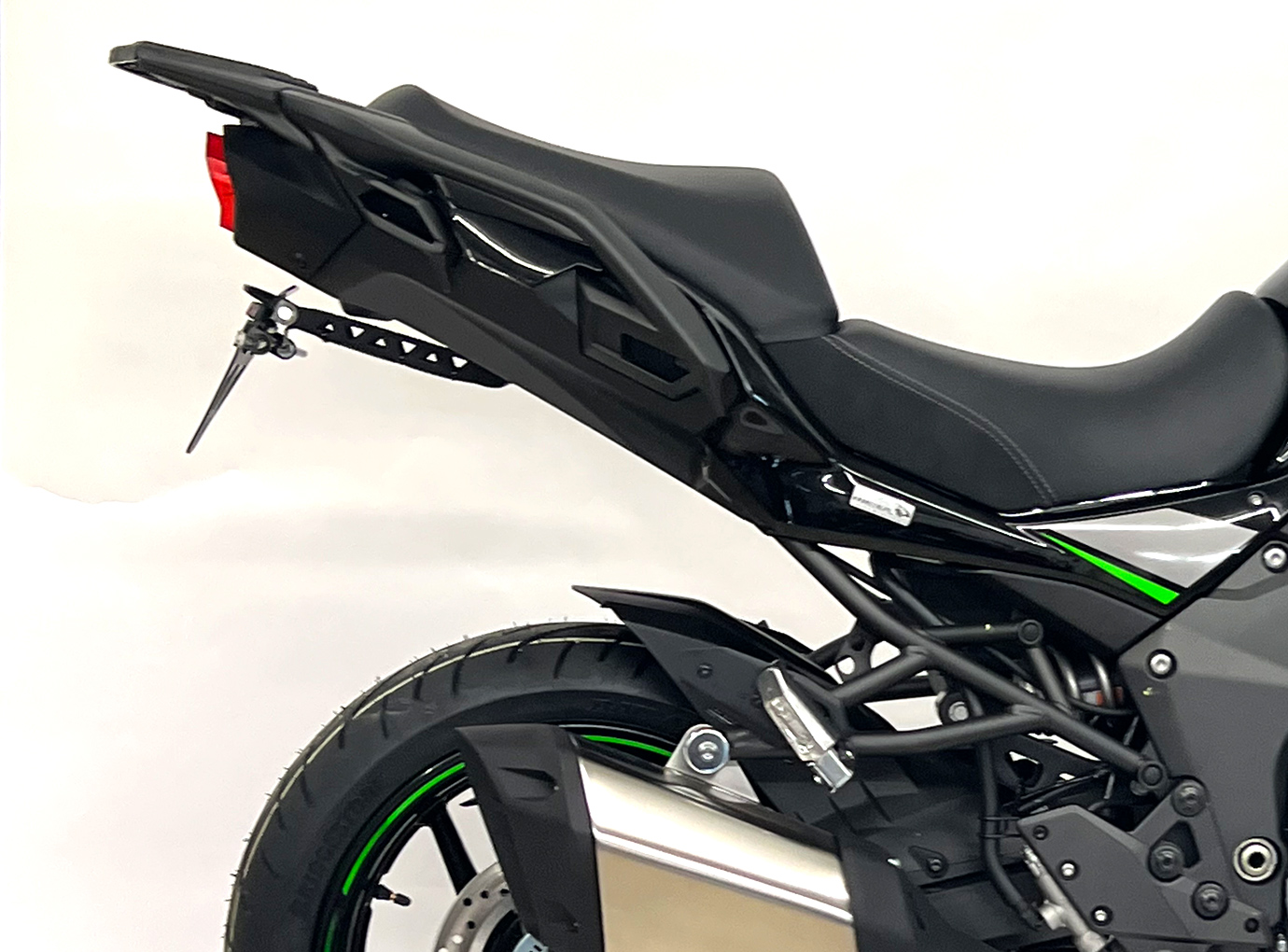 alpha Technik Kennzeichenhalter Edelstahl schwarz für Kawasaki Versys 1000 ab 2019 -, Versys 1100 ab 2025-