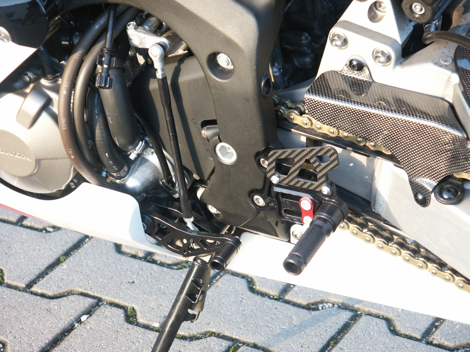 LSL 2Slide-Rastenanlage für Honda CBR600RR, 2003-2006, schwarz-rot, ohne Straßenzulasung