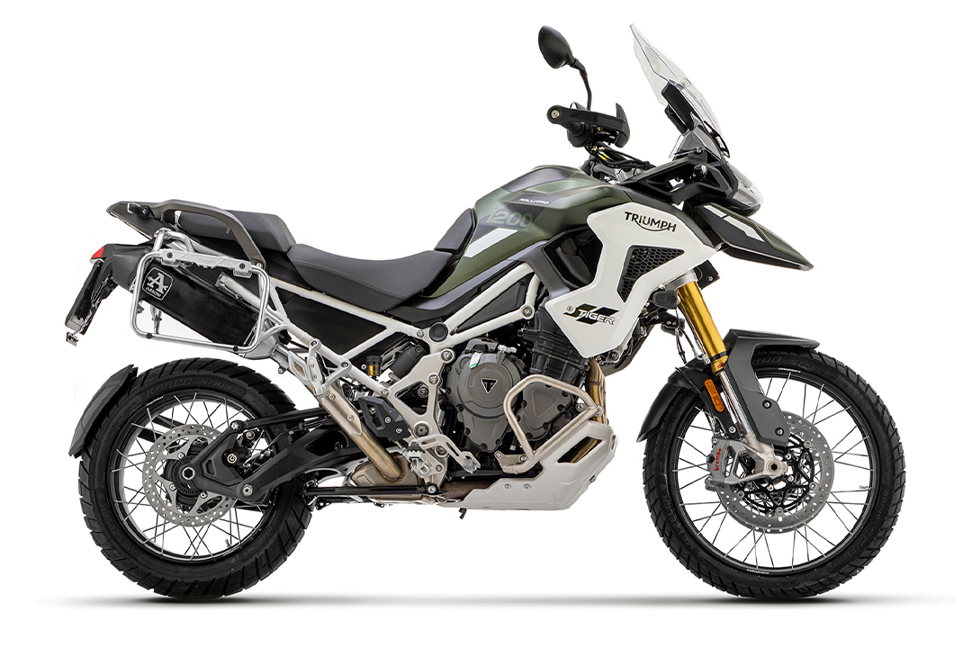 ARROW VELOCE DARK Slip-On zur Verwendung mit Seitentaschen für Triumph Tiger 1200 Modelljahr 2022- 