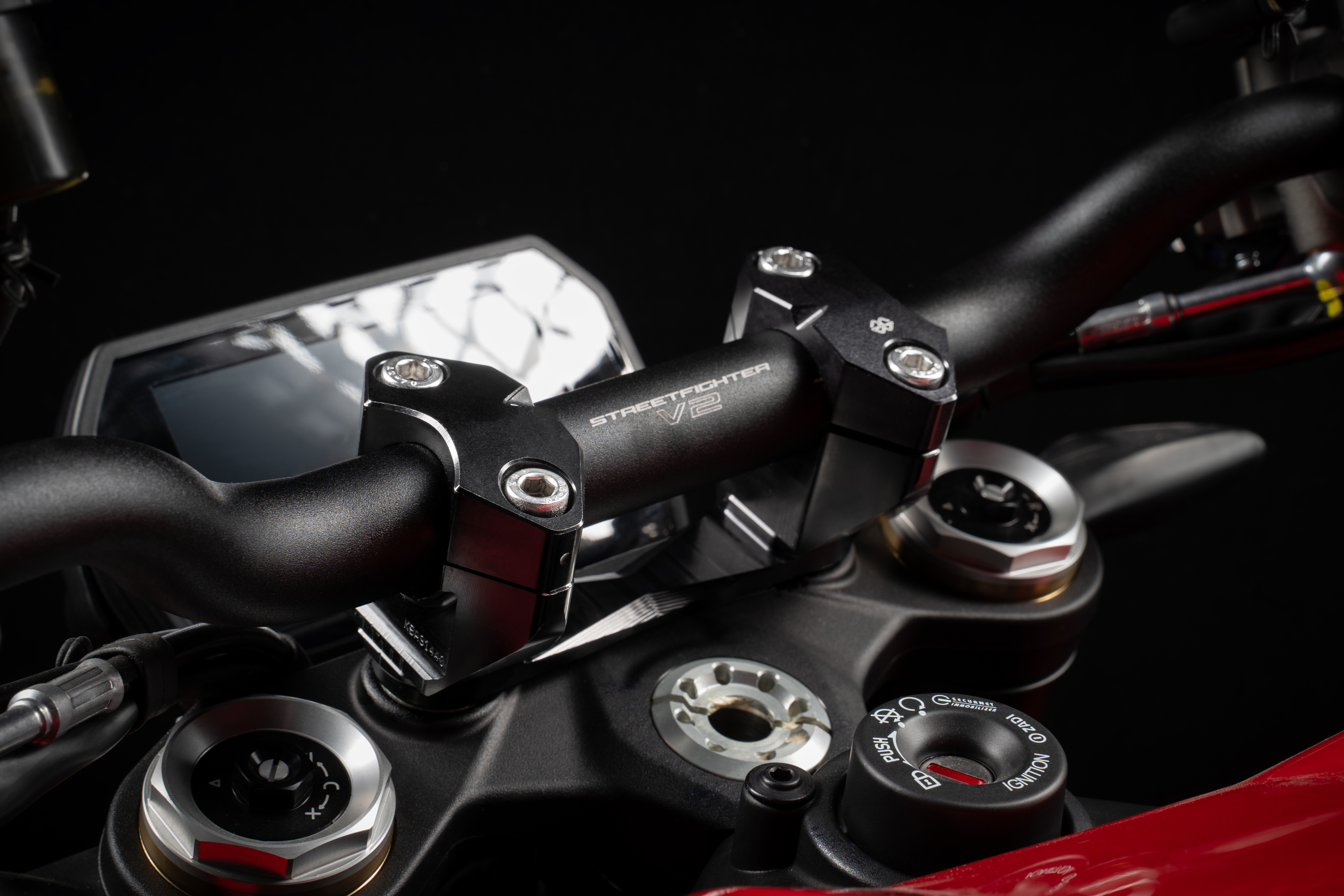 Gilles Tooling 2DGT verstellbare Lenkerböcke für Ducati Monster Typ 50, Modelljahr ab 2026- und Streetfighter V2 / S Typ 30, Modelljahr ab 2025-