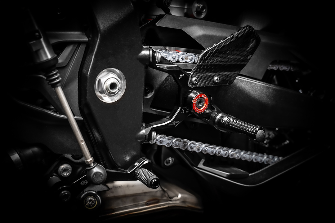 GILLES MUE2 Fußrastenanlage mit ABE für BMW S1000R 2R99 Modelljahr 2021-