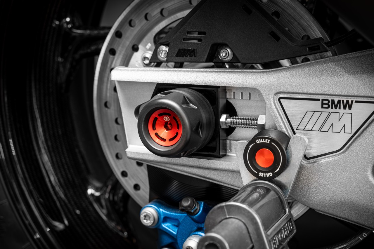 Gilles Achsprotektor hinten schwarz mit rot, für BMW S1000R(R)/M1000RR