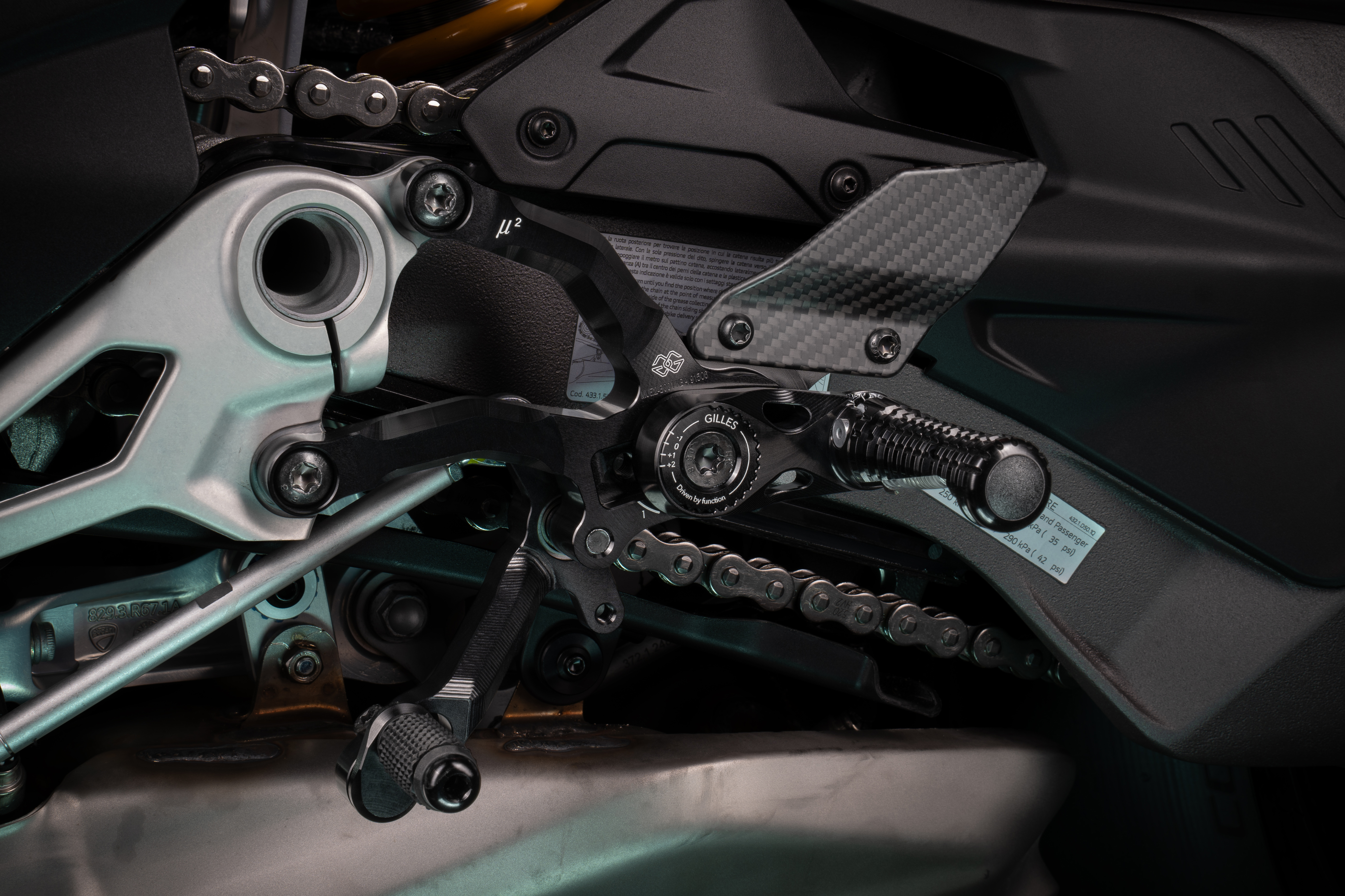 GILLES MUE2 Fußrastenanlage für Ducati Streetfighter V4, S, 2025-