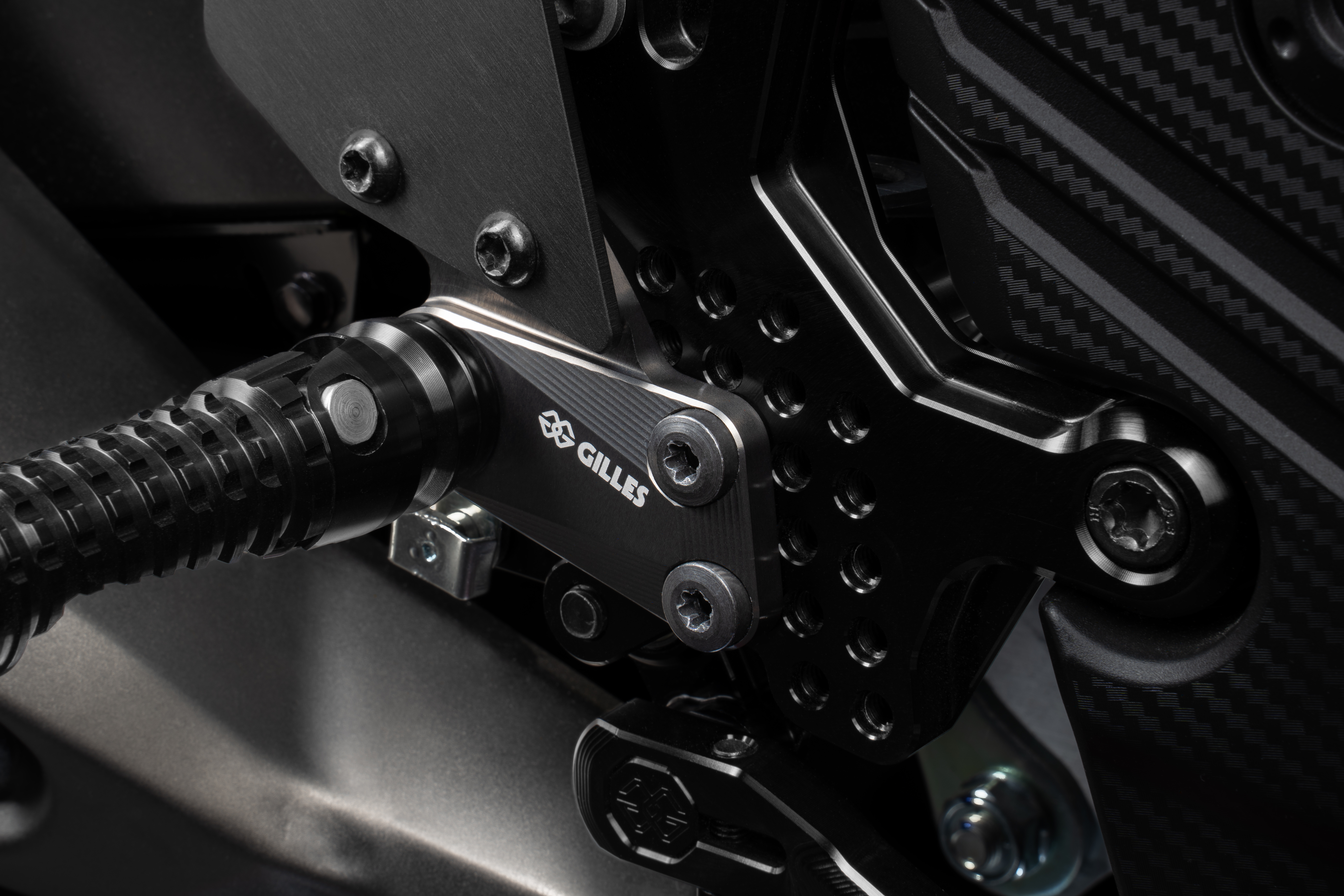 GILLES AS31GT3 Fußrastenanlage schwarz für Honda CB750 Hornet 2023- , CBR500R 2021-