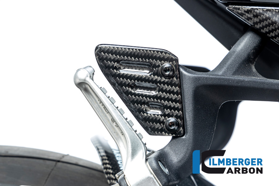 Ilmberger Carbon Fersenschutz Sozius rechts glanz für Aprilia RSV4 / Tuono V4 2021-