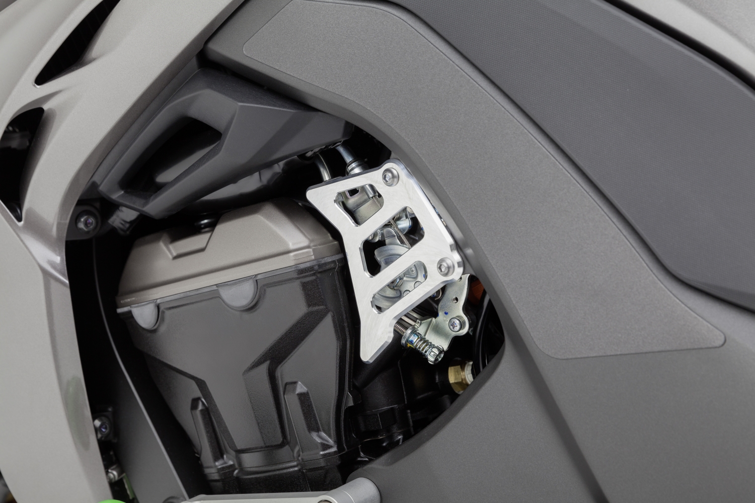 LSL Abdeckung für die Einspritzeinheit, für Kawasaki Z1000, Modelljahr 2014-, schwarz