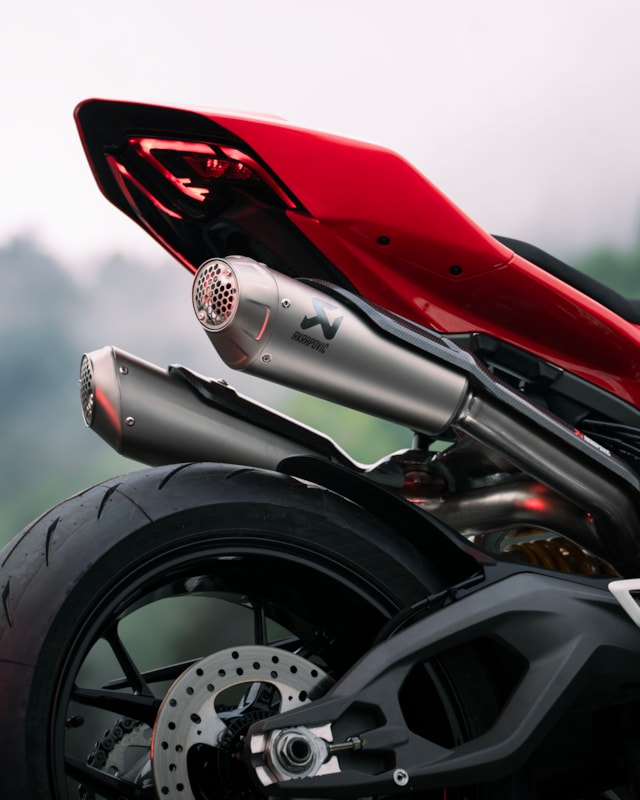 Akrapovic Evolution Line (Titanium) Auspuffanlage für Ducati Panigale V2, Streetfighter V2, 2025-