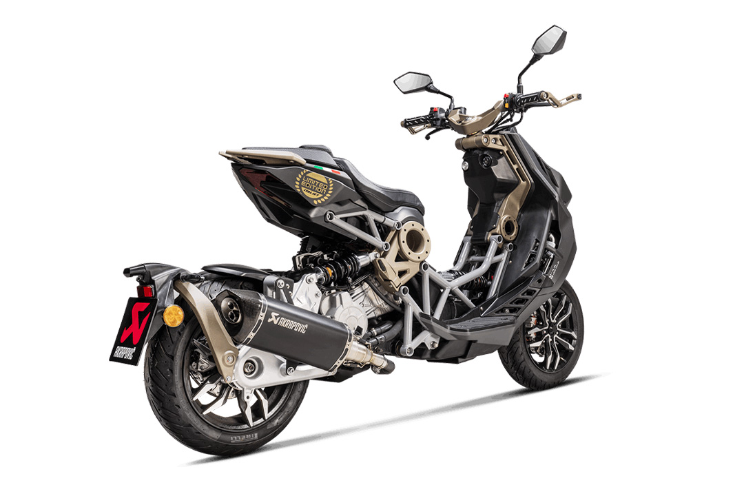 Akrapovic Slip-On Line (Titanium) Auspuffanlage für Italjet Dragster 125 / 200 ab Modelljahr 2021-