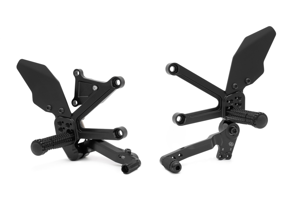 GILLES FXR2 Fußrastenanlage schwarz für Kawasaki ZX-4R 2023- 