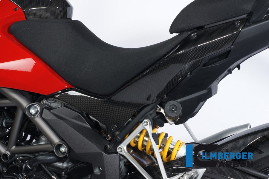 Ilmberger Carbon Seitendeckel unterm Sitz links, Carbon