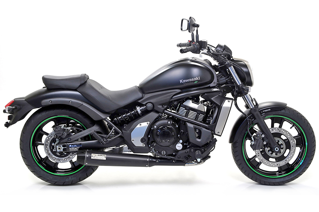 ARROW DARK REBEL schwarzer Edelstahl-Endschalldämpfer mit Carbon-Endkappe für Kawasaki Vulcan S 650/S 650 (Cafe) Modelljahr ab 2017-2020