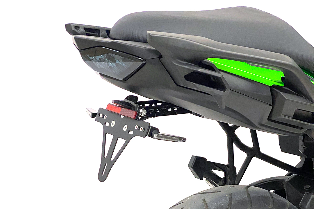 alpha Technik Kennzeichenhalter Edelstahl schwarz für Kawasaki Versys 650 ab 2015-