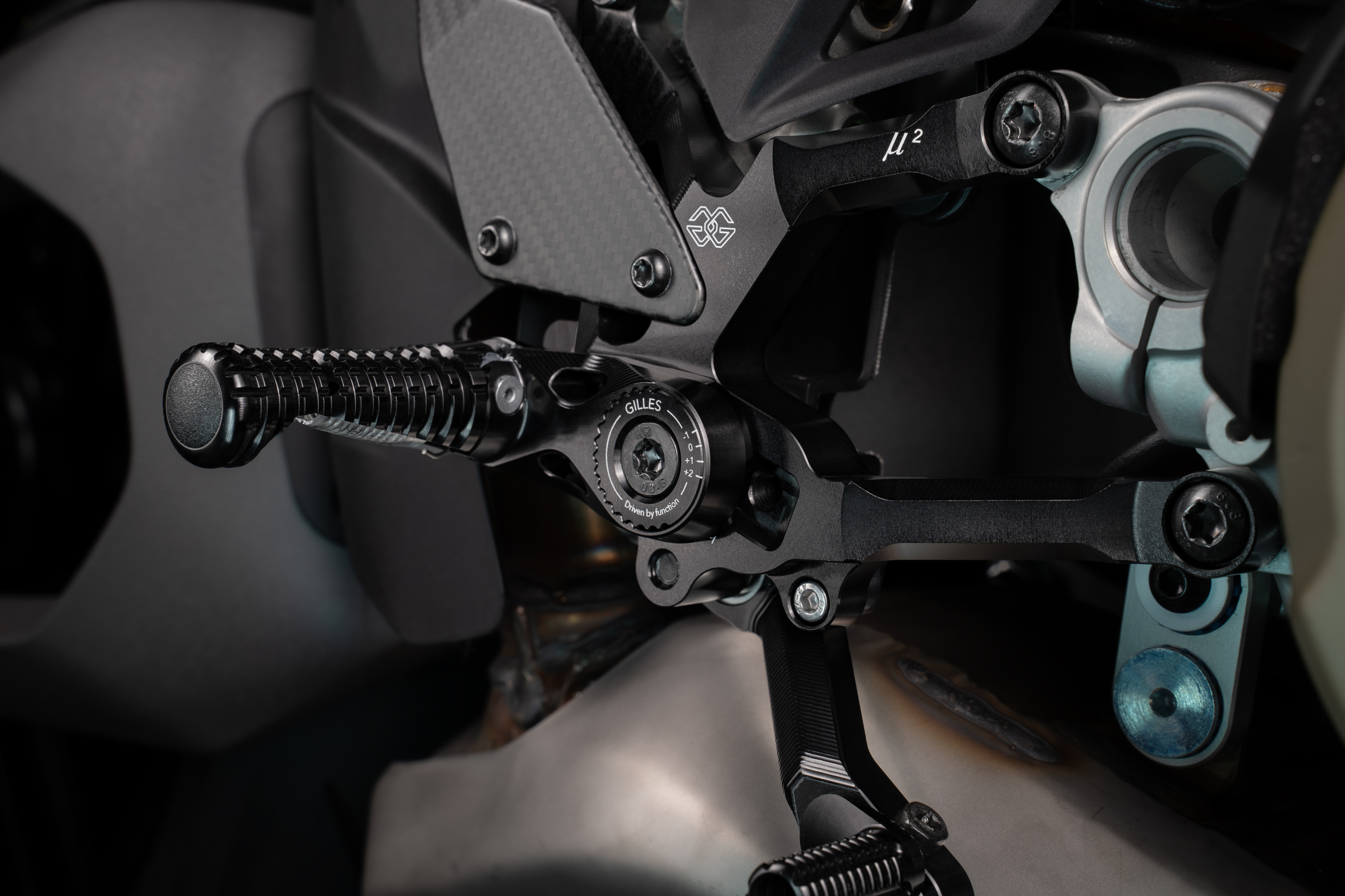 GILLES MUE2 Fußrastenanlage für Ducati Streetfighter V4, S, 2025-
