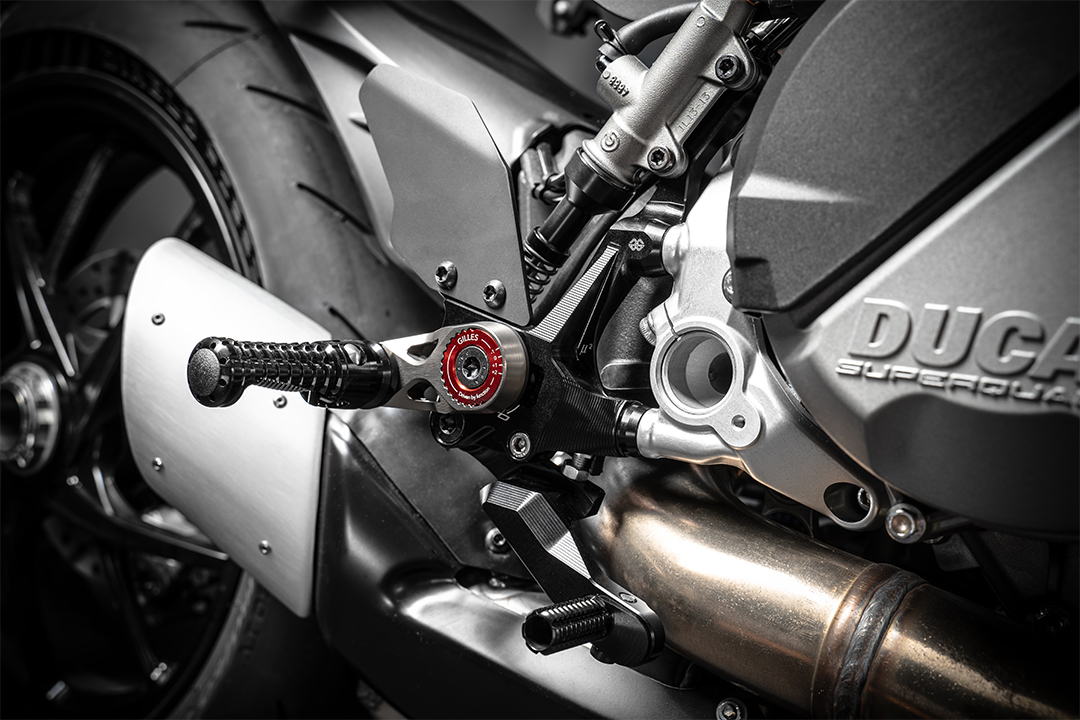 GILLES MUE2 Fußrastenanlage für Ducati Streetfighter V2 2022-