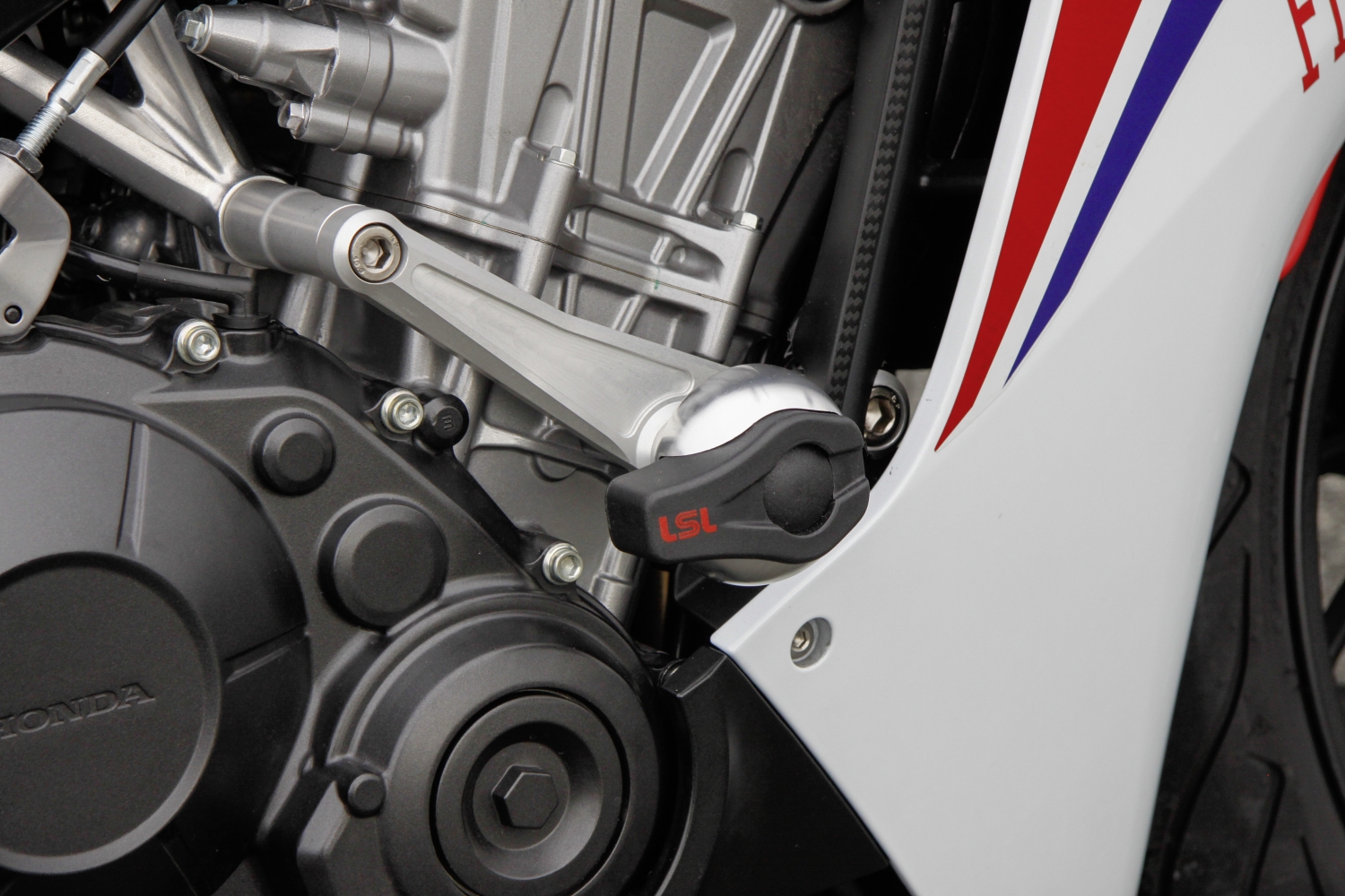 LSL Crash Pad Befestigungskit für Honda CBR650F,  2014-, CB650R,  2019-, CBR650R,  2019-, mit Adapterplatten