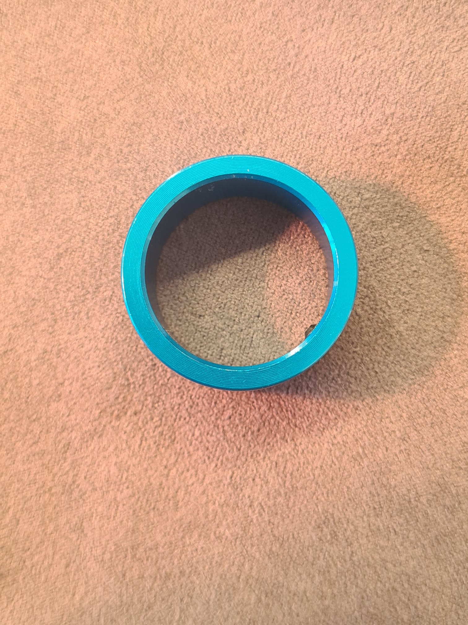 Blau eloxierter Einsatz für Öleinfüllschraube Ø 28 mm passend für BC-HN102, BC-YN102 und BC-SN102